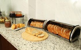 CoSuites Saltillo Hotel